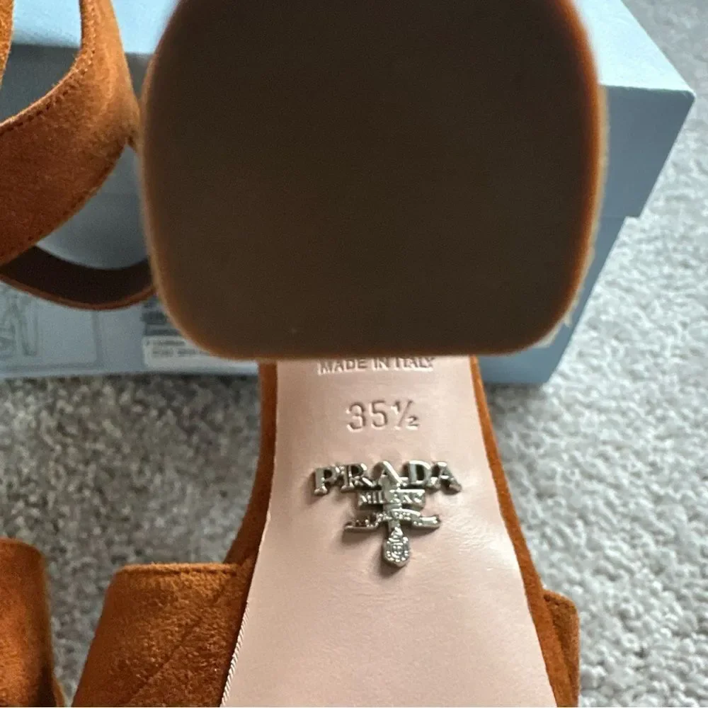 100% AUTHENTIC PRADA WOMENS CAMOSCIO SUEDE PLATFORM HEELED SANDALS SZ 5.5